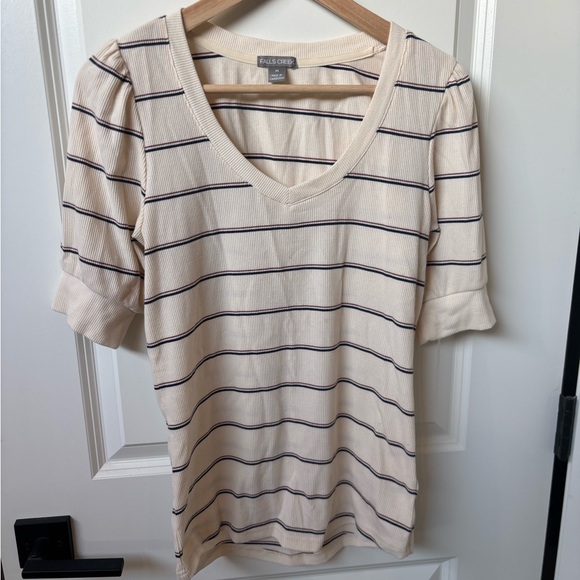 Lot of Ten Women’s Short Sleeve Casual Tops - Picture 6 of 10